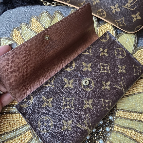 Louis Vuitton Monogram Vintage Sarah Wallet